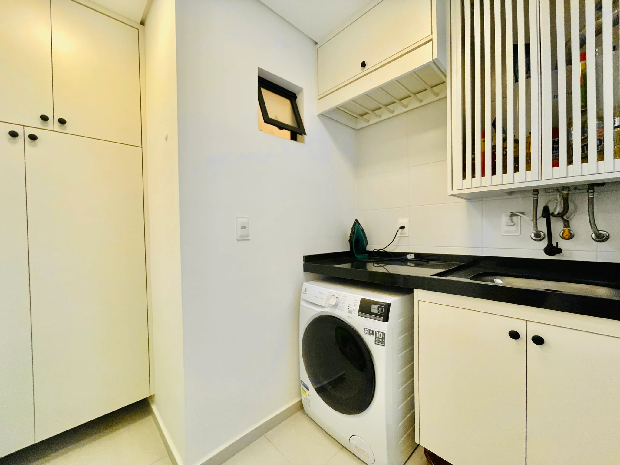 Apartamento à venda com exclusividade com 3 dormitórios no Condomínio Lucca em Taubaté/SP. 