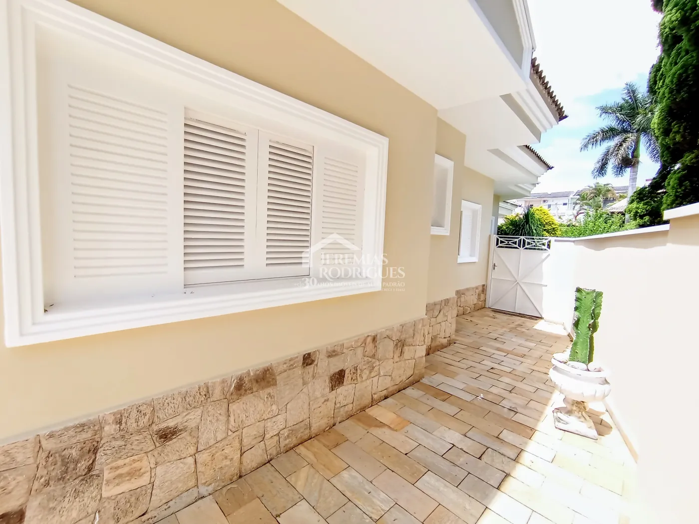 Casa para locação com 4 dormitórios no Condomínio Taubaté Village em Taubaté/SP.