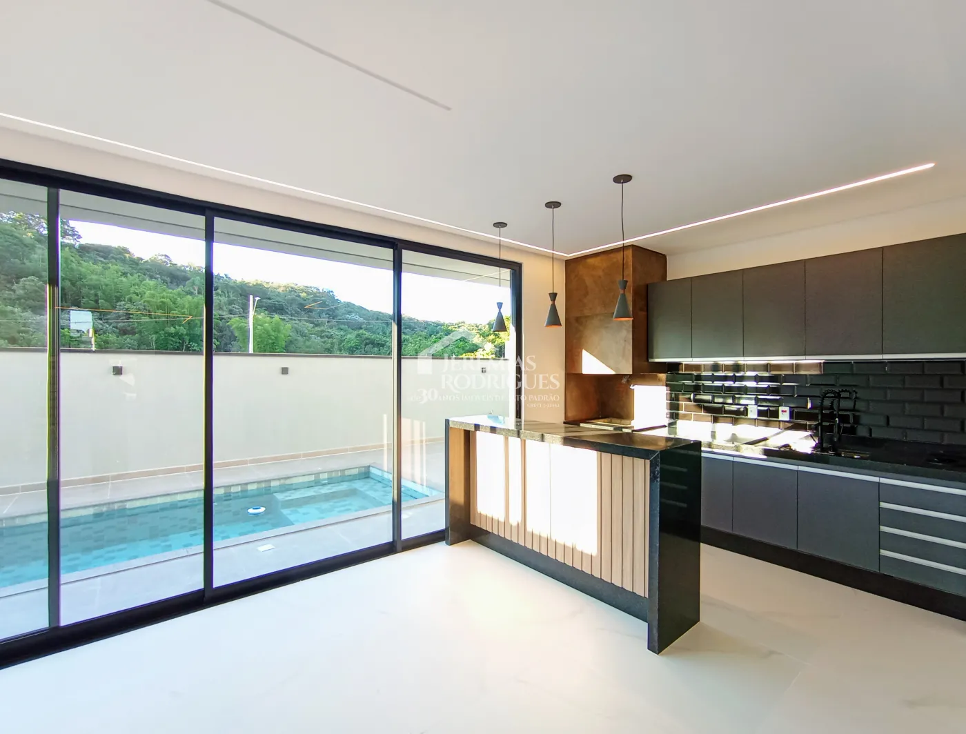 Casa assobradada à venda com 4 dormitórios no Condomínio Cyrella Landscape emTaubaté/SP.