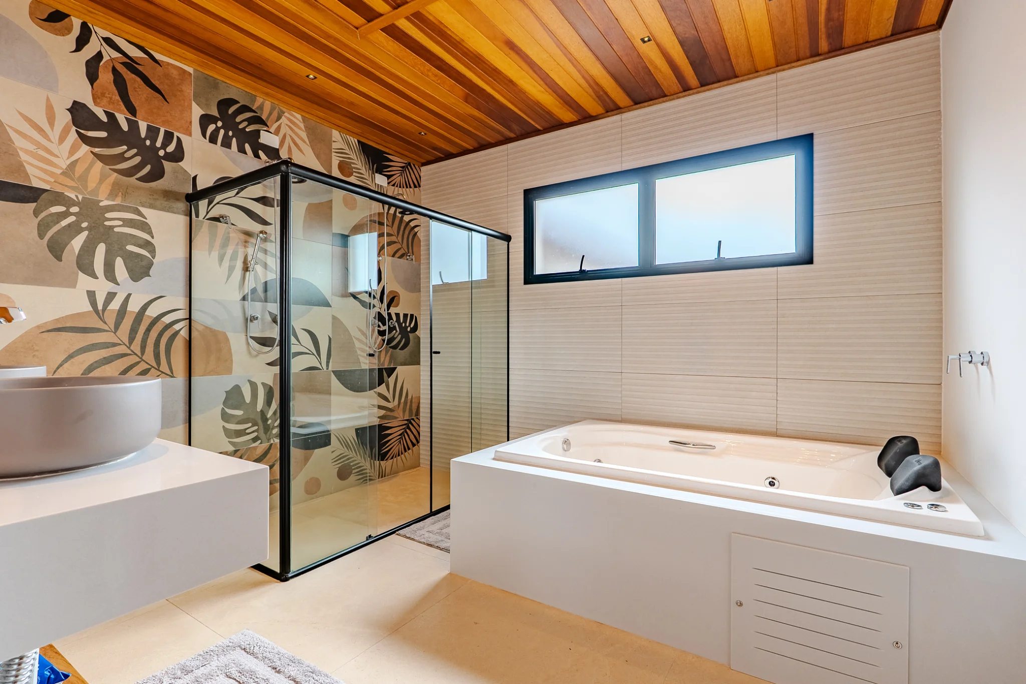 Casa à venda com 4 suítes no Condomínio Beverly Hills em Campos do Jordão/SP. 