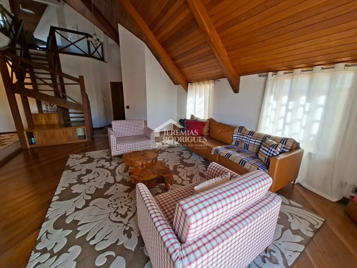 Apartamento à venda com 4 suítes, 171 m² no Edifício Cottage em Campos do Jordão/SP