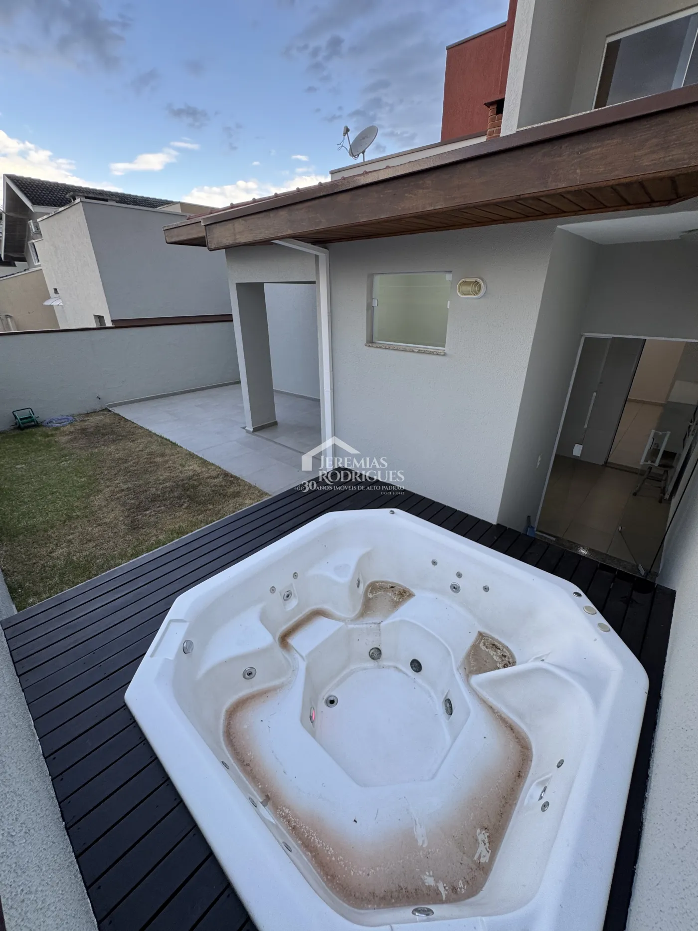 Casa para venda com 3 dormitórios no Condomínio Campos do Conde II Chamboard em Tremembé/SP