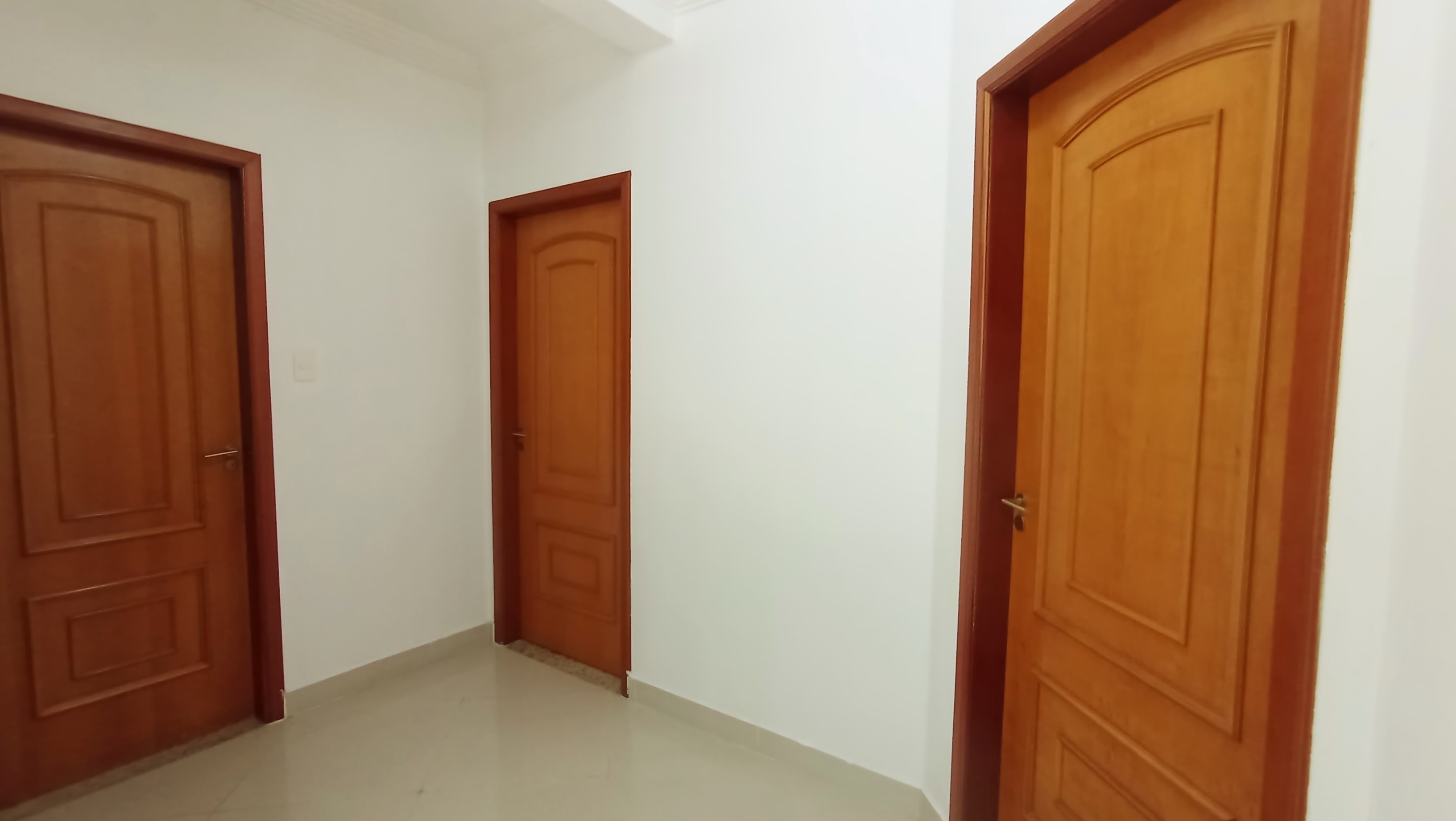 Casa à venda com 3 dormitórios no Condomínio Taubaté Village em Taubaté/SP.