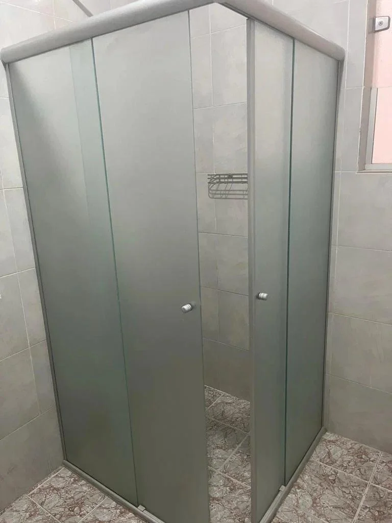 Casa GRANDE, 153m², Térrea com 03 quartos, 02 Vagas de Garagem Coberta, para locação no Jardim Ipê 4, São Bernardo do Campo - SP