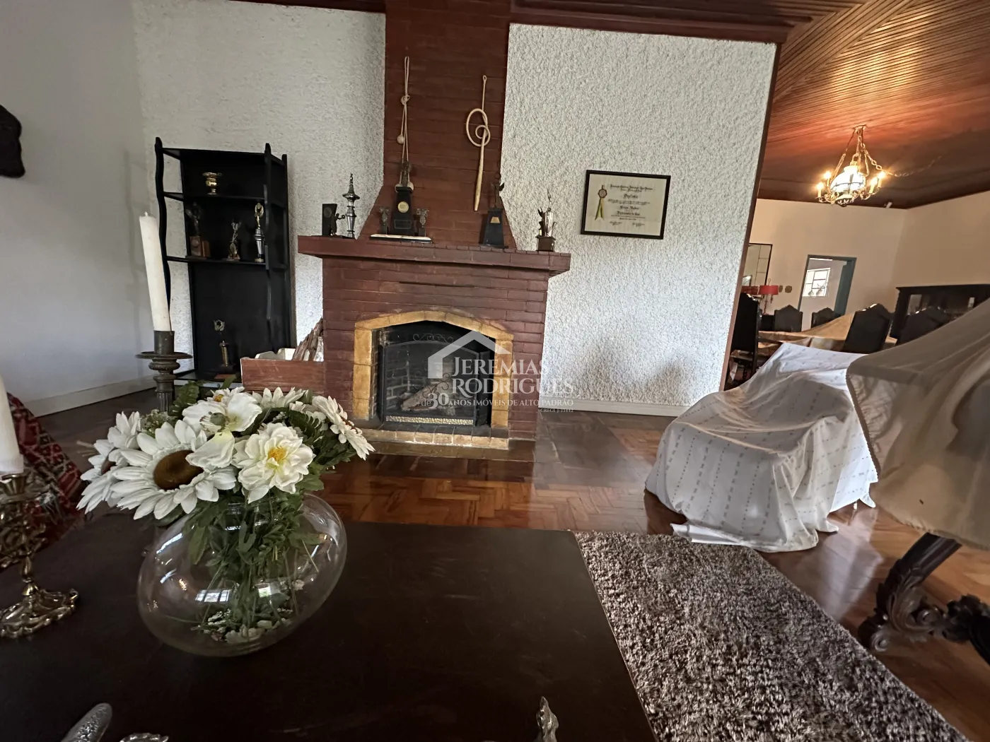 Fazenda para criação de gado de corte e plantação de milho, com mais de 612 hectares, em Cruzeiro-SP.