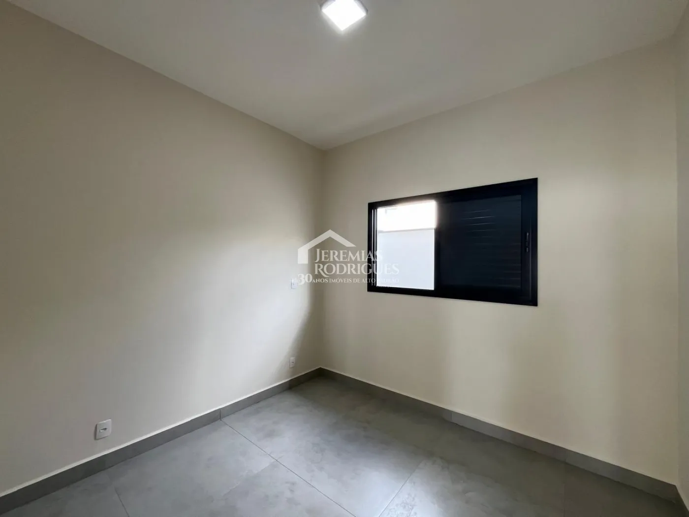 Casa com 3 dormitórios, 199 m² - Condomínio Parque das Araucárias - Tremembé/SP.