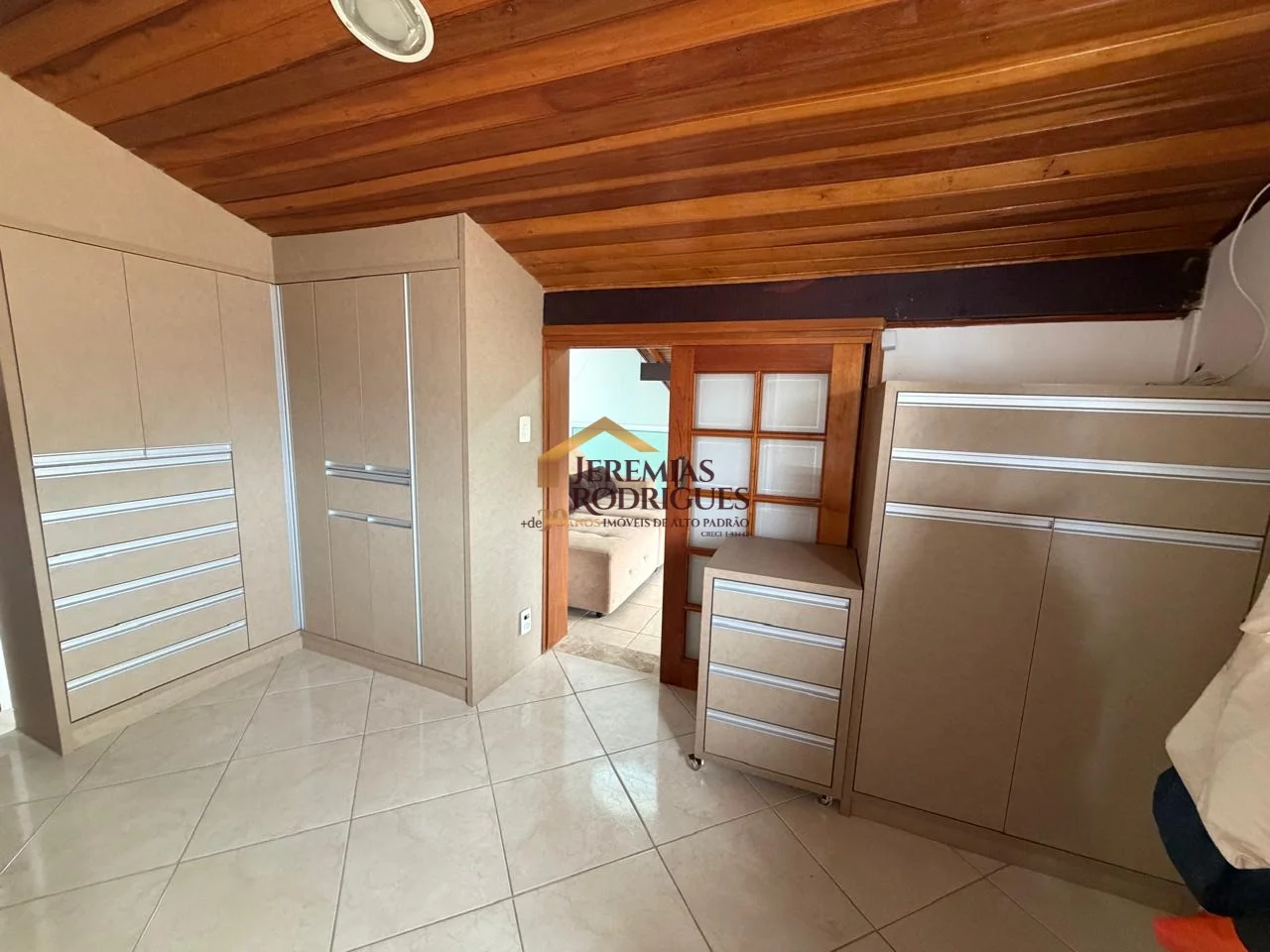 Casa à venda no Condomínio Real Ville em Pindamonhangaba/SP.