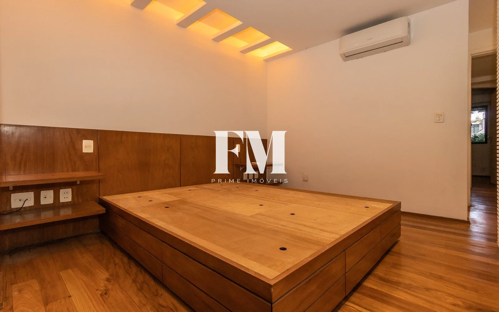 Leblon | Rua Aperana | 2 Quartos (1 Suíte) | 79m² com Varanda e Vaga a Poucos Metros da Praia - foto 22