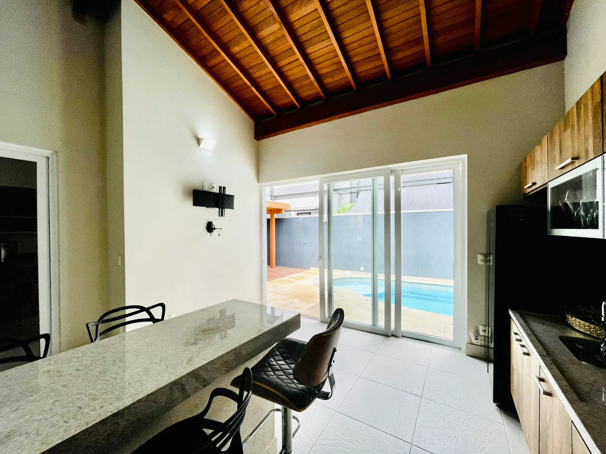 Casa à venda com 3 suítes no Condomínio Residencial San Marco em Taubaté/SP