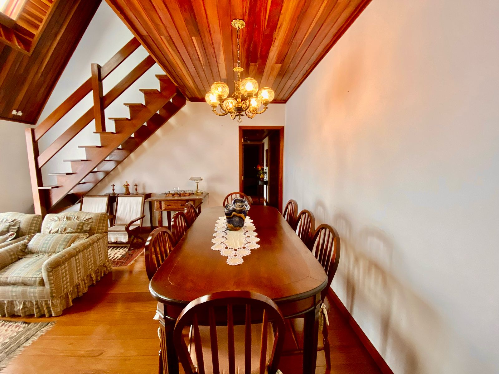 Apartamento à venda no Condomínio Le Bourg Saint Maurice em Campos do Jordão/SP.