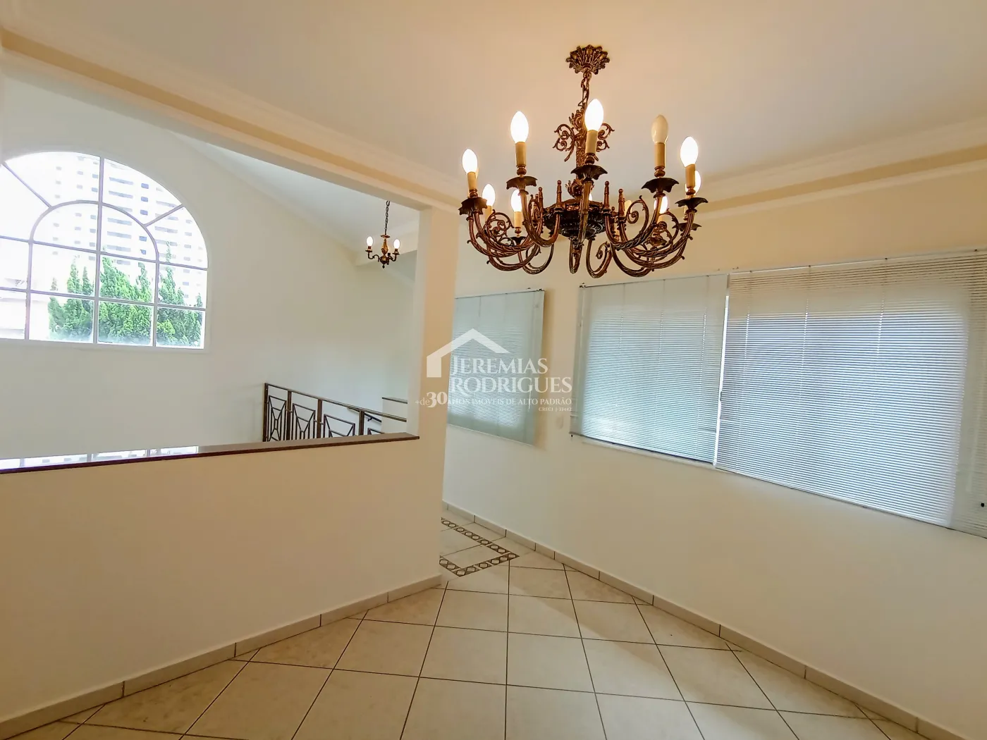 Casa para locação com 4 dormitórios no Condomínio Taubaté Village em Taubaté/SP.