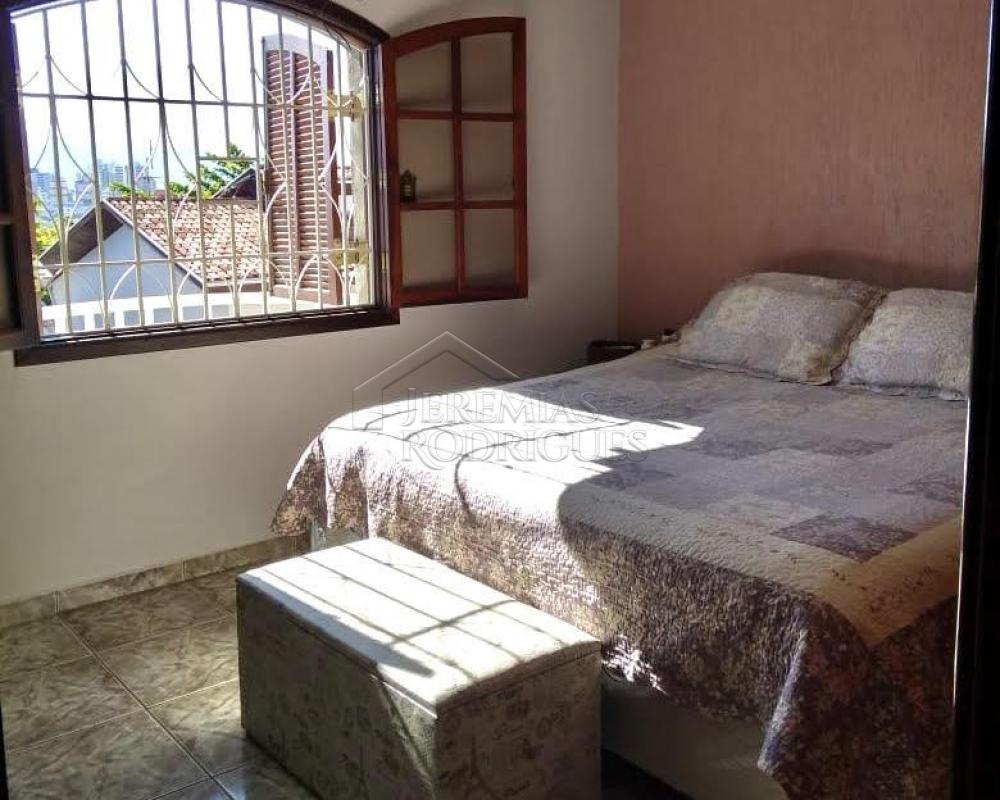 Casa com 3 dormitórios à venda no Bairro Campos Elíseos em Taubaté/SP