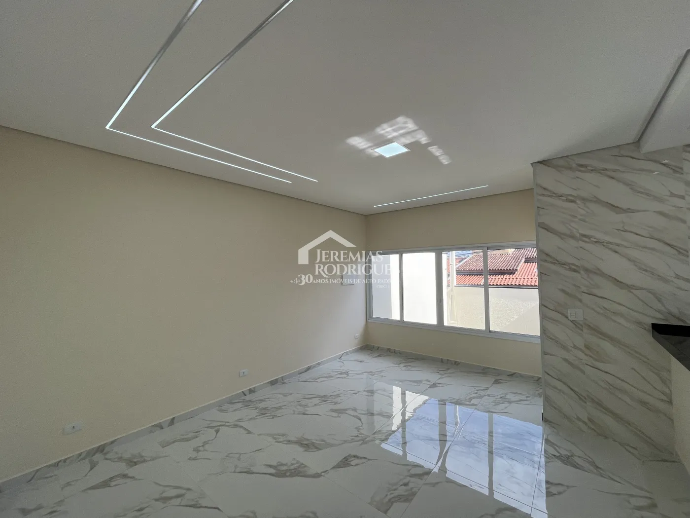 Casa com 3 dormitórios, 250,00 m² - Vila Suíça - Pindamonhangaba/SP.