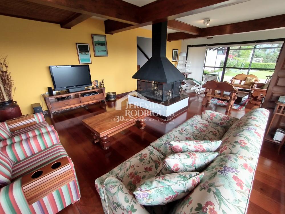 Casa com 4 dormitórios, 281 m² - Condomínio Jardim Véu da Noiva - Campos do Jordão/SP