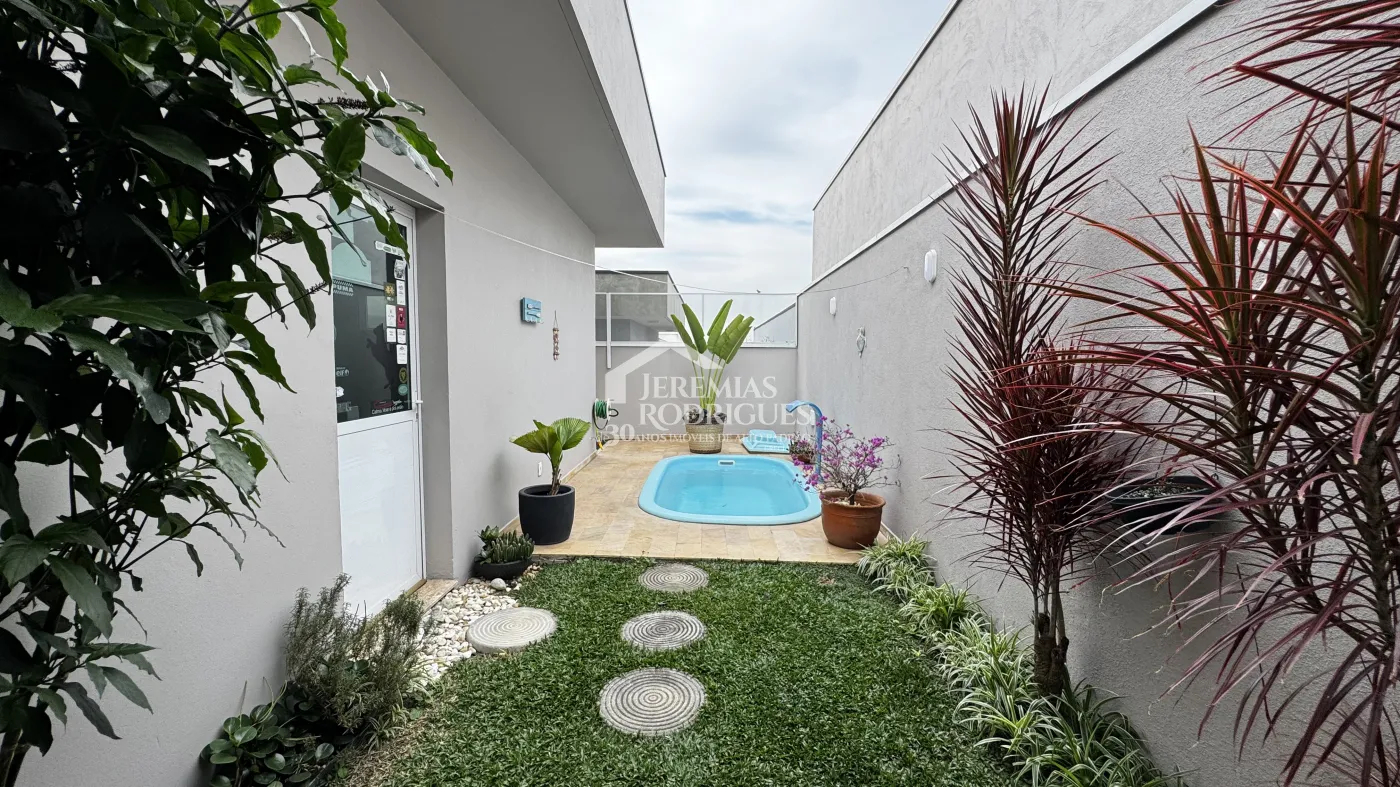 Casa para locação com 3 suítes no Condomínio Reserva dos Lagos em Pindamonhangaba/SP.