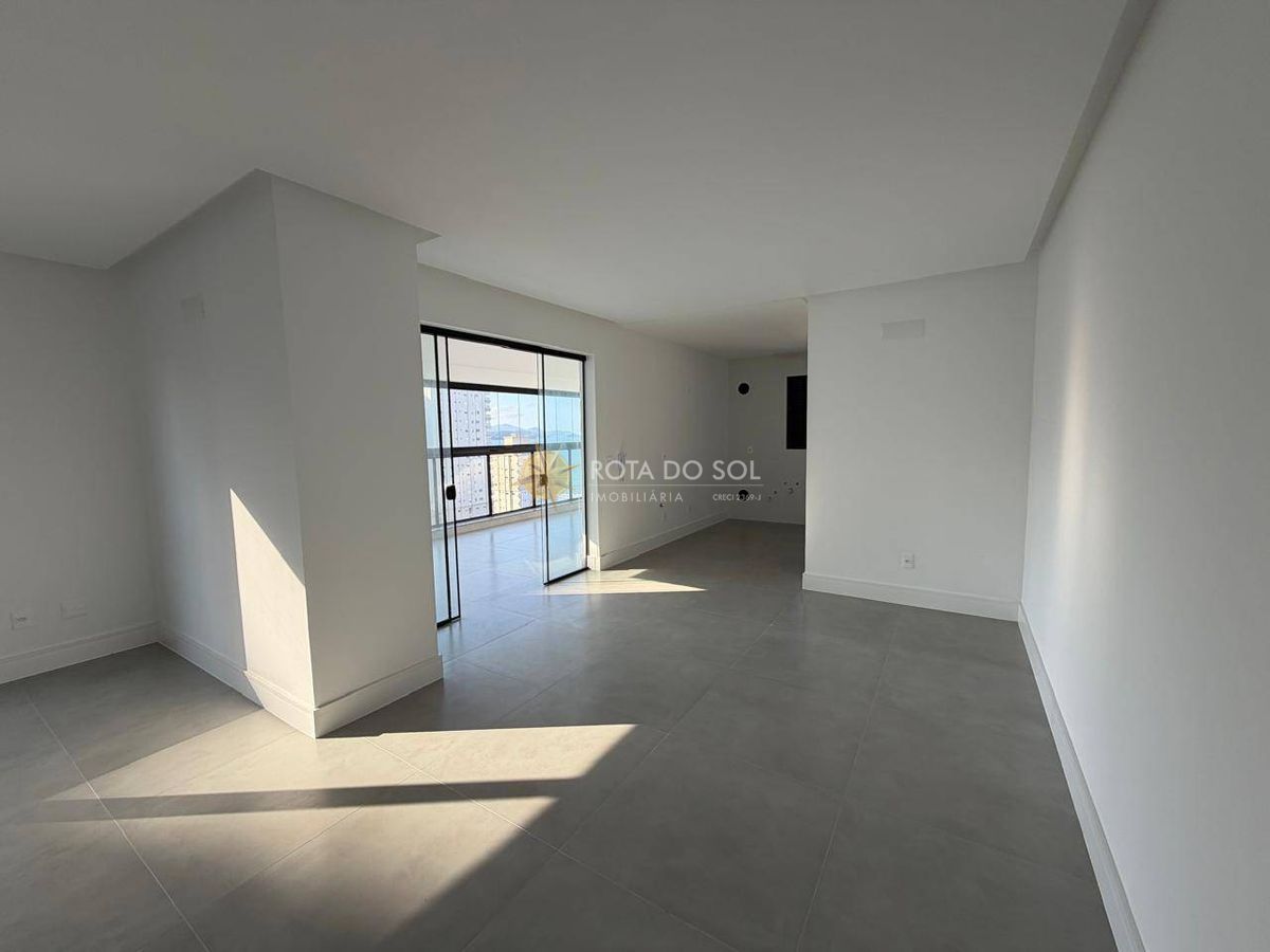 Diamond Tower Apartamento Quadra Mar 4 Suítes Meia Praia Itapema SC