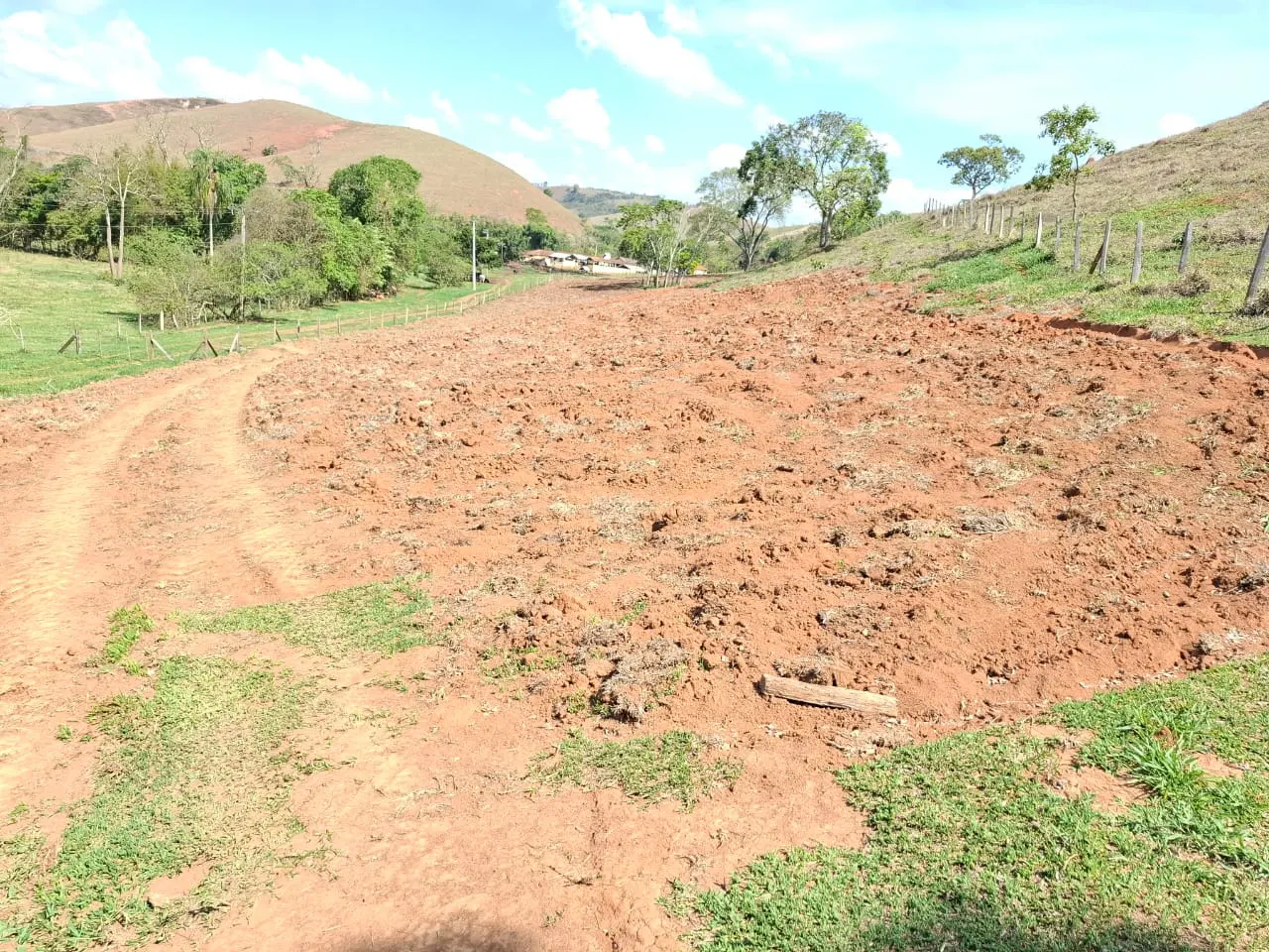 Fazenda à venda com 60 alqueires em Lorena/SP. 