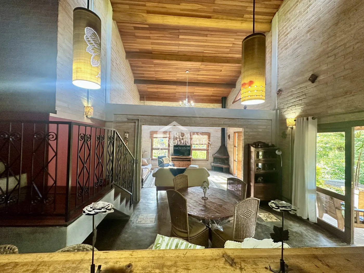 Casa à venda com 3 suítes no Centro em Santo Antônio do Pinhal/SP