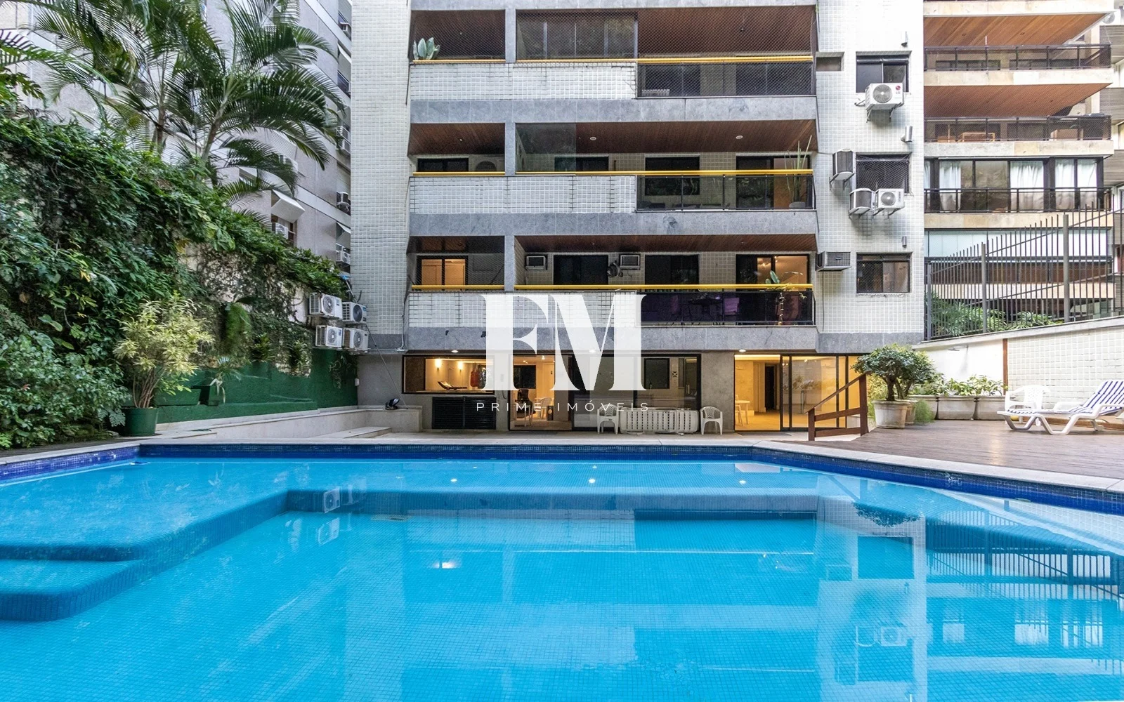 Leblon | Rua Aperana | 2 Quartos (1 Suíte) | 79m² com Varanda e Vaga a Poucos Metros da Praia - foto 42
