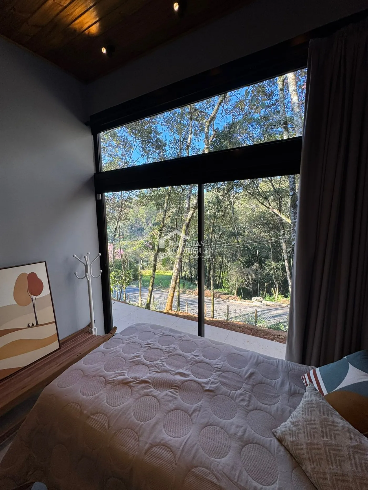 Casa à venda com 2 dormitórios no Condomínio Villagio Santa Cruz em Santo Antônio do Pinhal/SP.