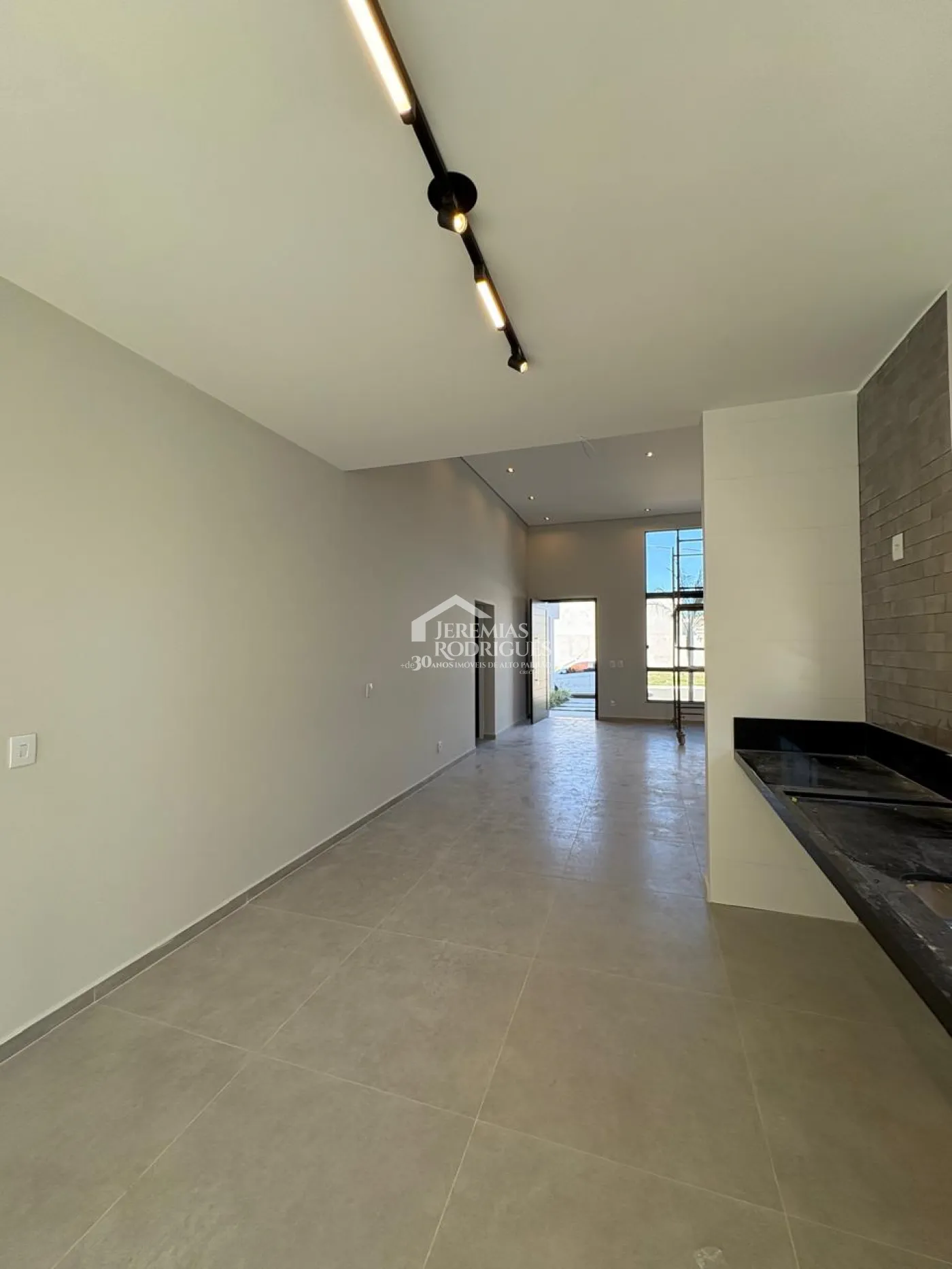 Casa com 3 dormitórios, 151 m² - Condomínio Pérola do Vale - Tremembé/SP.