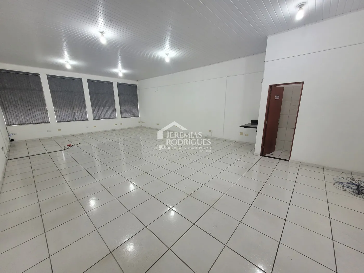 Sala comercial com 102 m² - Centro - Pindamonhangaba/SP