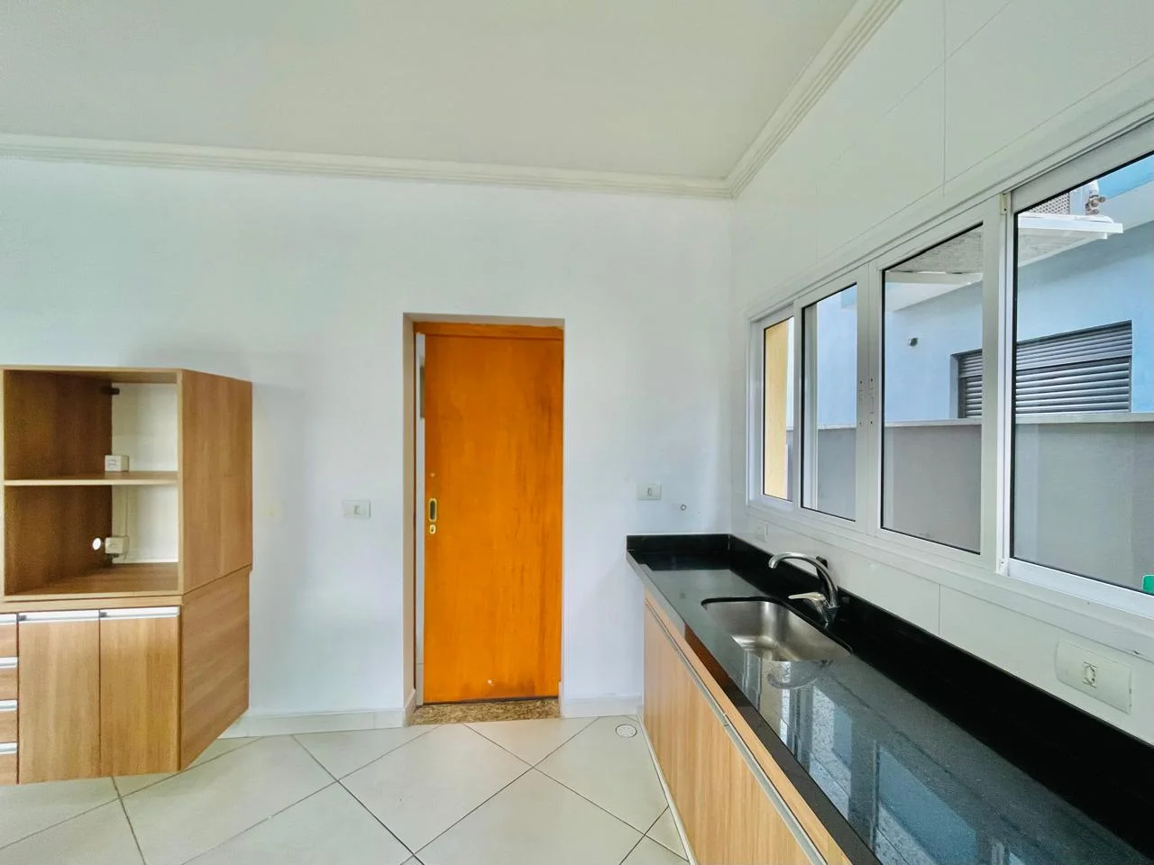 Casa para locação e venda no Condomínio Real Ville em Pindamonhangaba/SP.