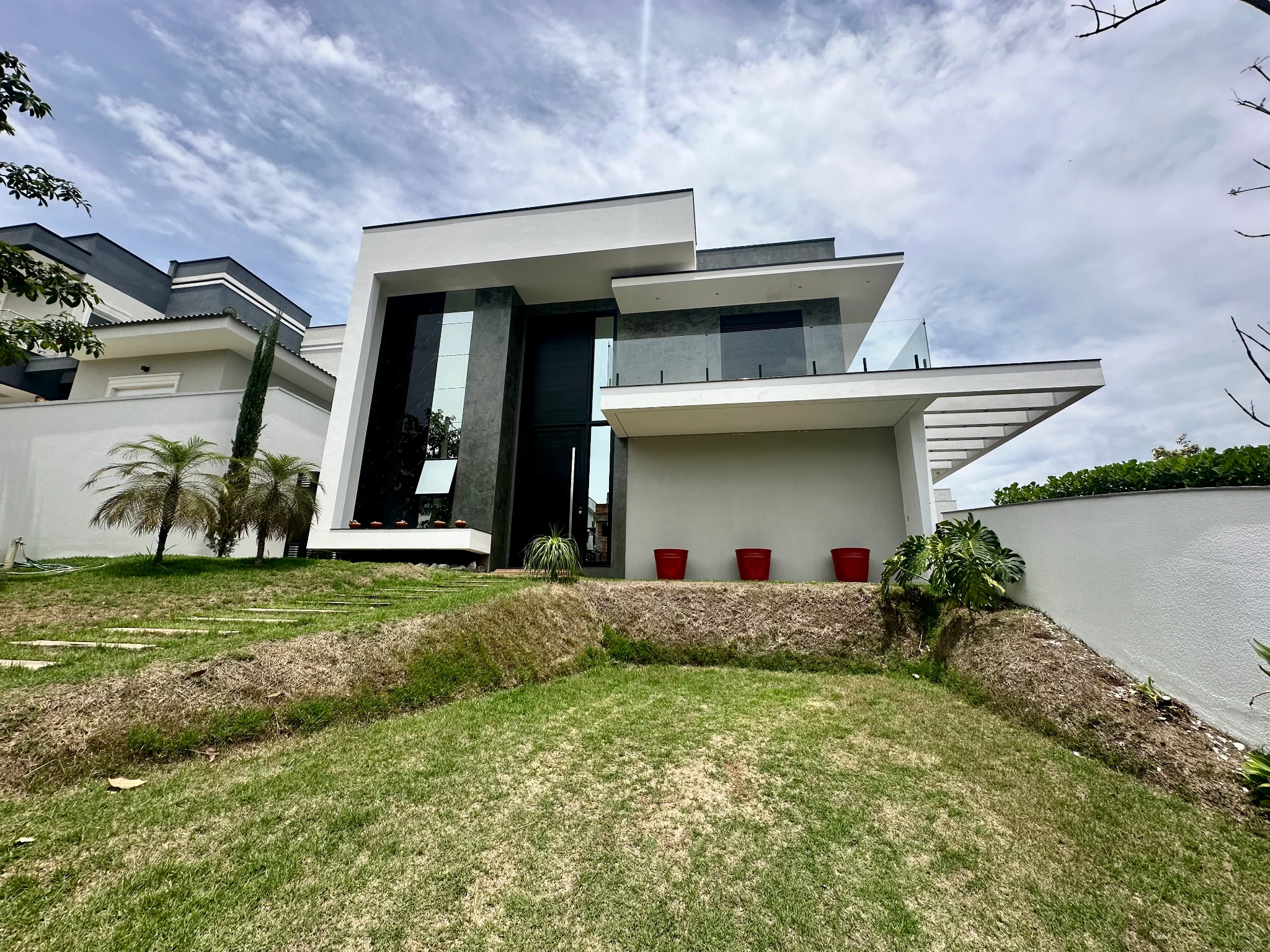 Casa para locação no Condomínio Reserva dos Lagos em Pindamonhangaba/SP.