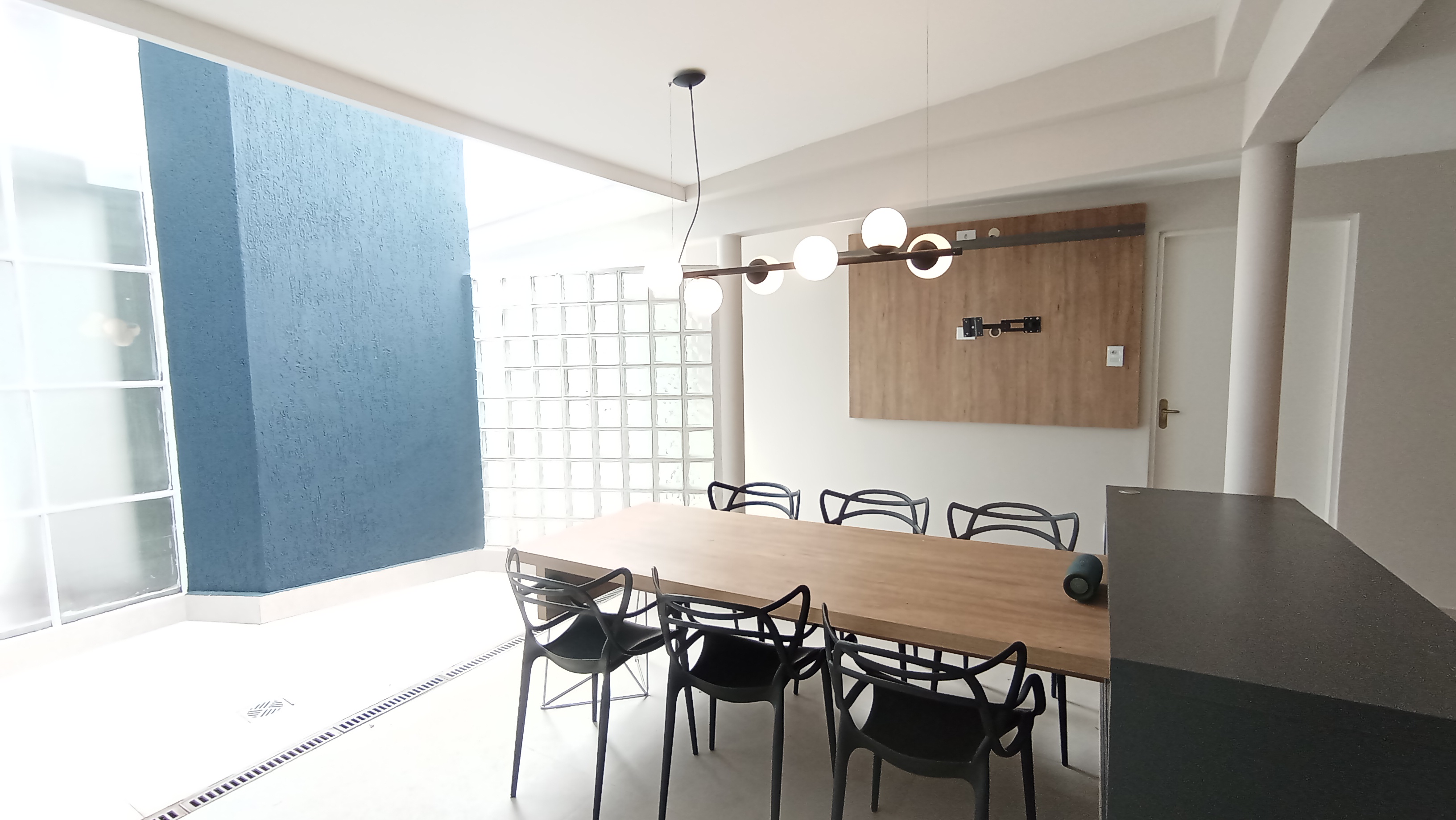 Casa à venda com 3 dormitórios no Condomínio Portal do Sol em Tremembé/SP.