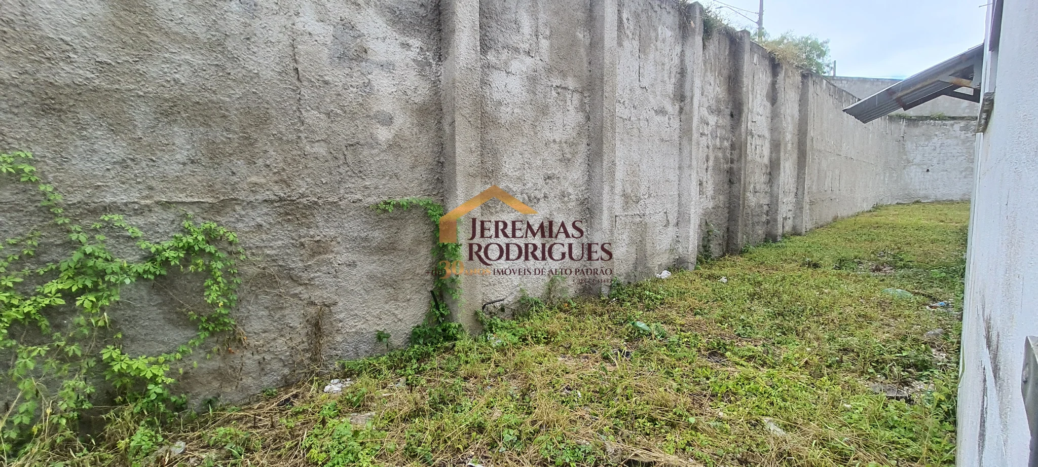 Galpão comercial para alugar em Pindamonhangaba/SP.