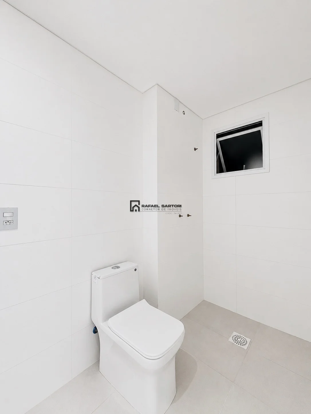 APARTAMENTO COM 03 QUARTOS NO CENTRO