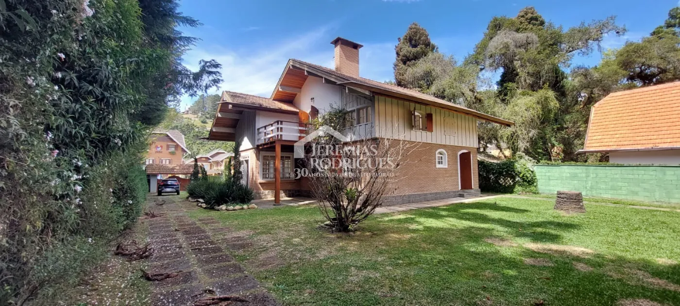 Casa com 3 dormitórios no Bairro Capivari - Campos do Jordão/SP