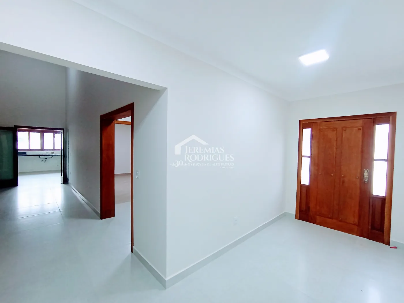 Casa à venda com 4 dormitórios no Condomínio Chácaras Cataguá em Taubaté/SP