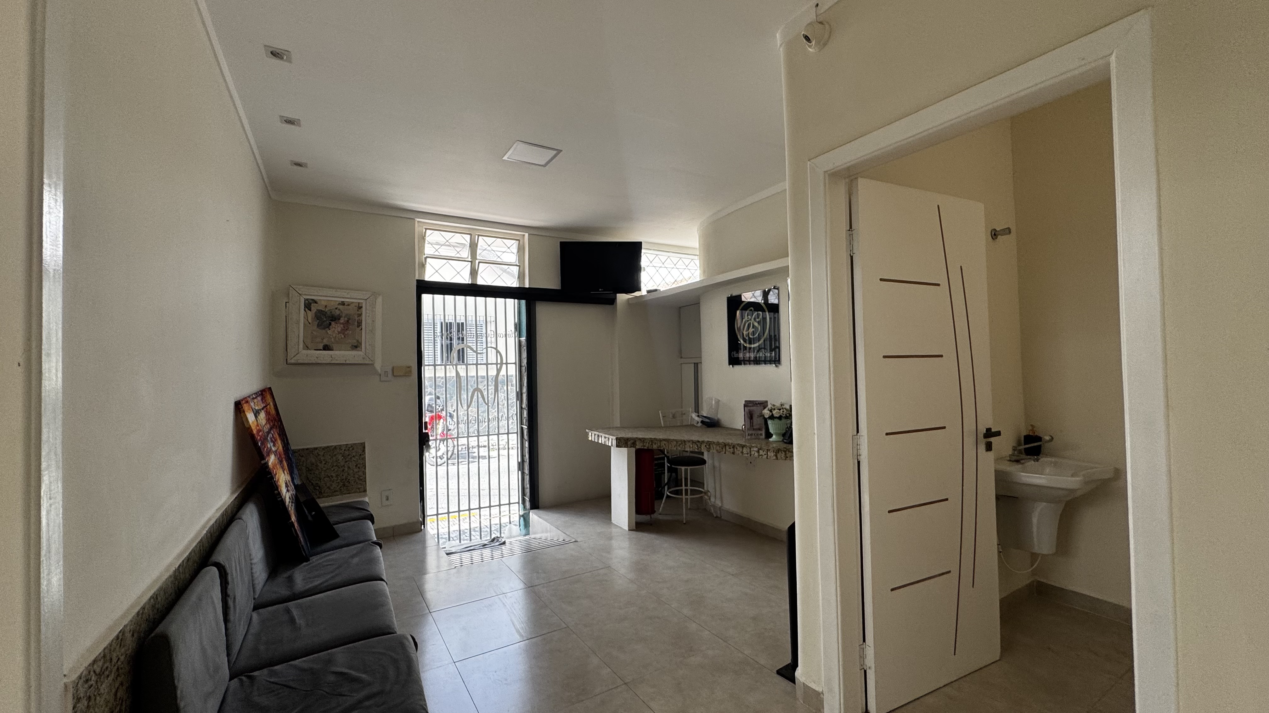 Ponto comercial para venda e locação no Centro em Pindamonhangaba/SP. 