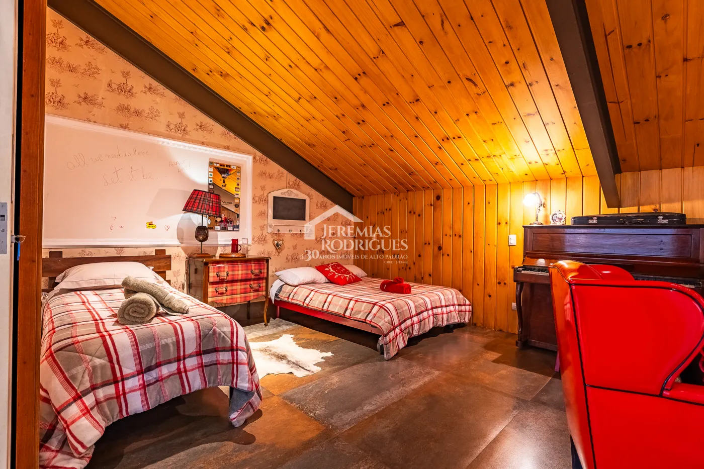 Casa com 7 suítes, 770 m² - Pedra do Fogo - Campos do Jordão/SP.