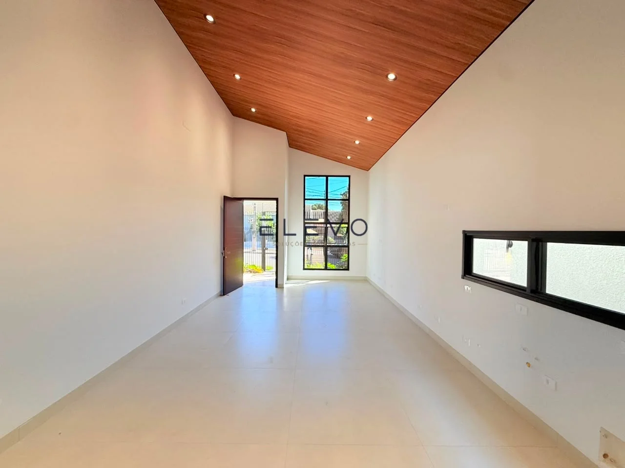 Casa Alto Padrão à Venda no Jardim Real | 3 Suítes, Automação Alexa e Piscina Aquecida