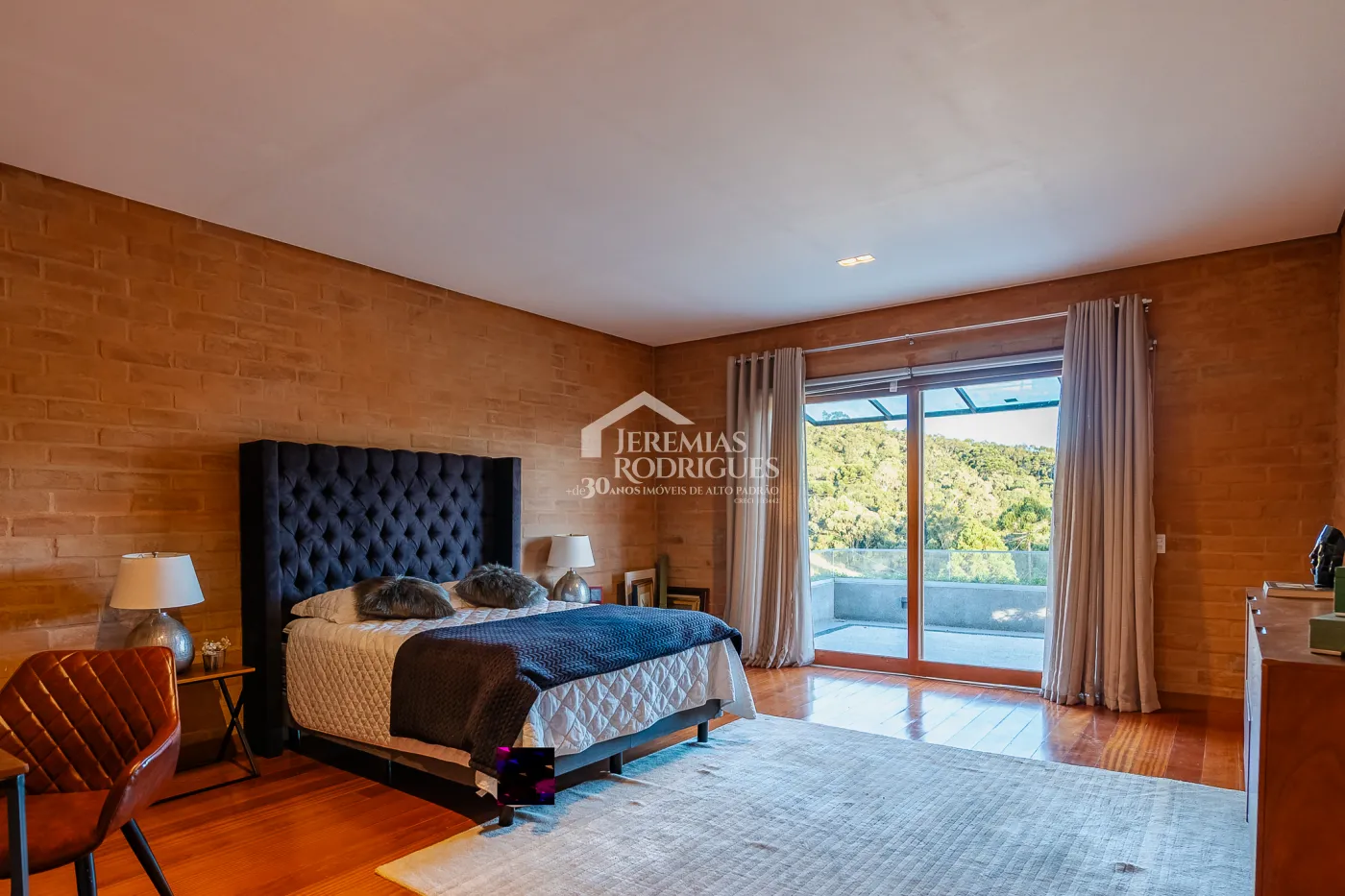 Casa com 4 suítes no condomínio Reserva Figueiredo em Campos do Jordão/SP