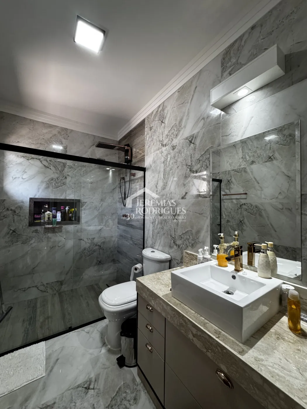 Casa com 3 dormitórios, 267 m² - Condomínio Parque das Araucárias - Tremembé/SP.