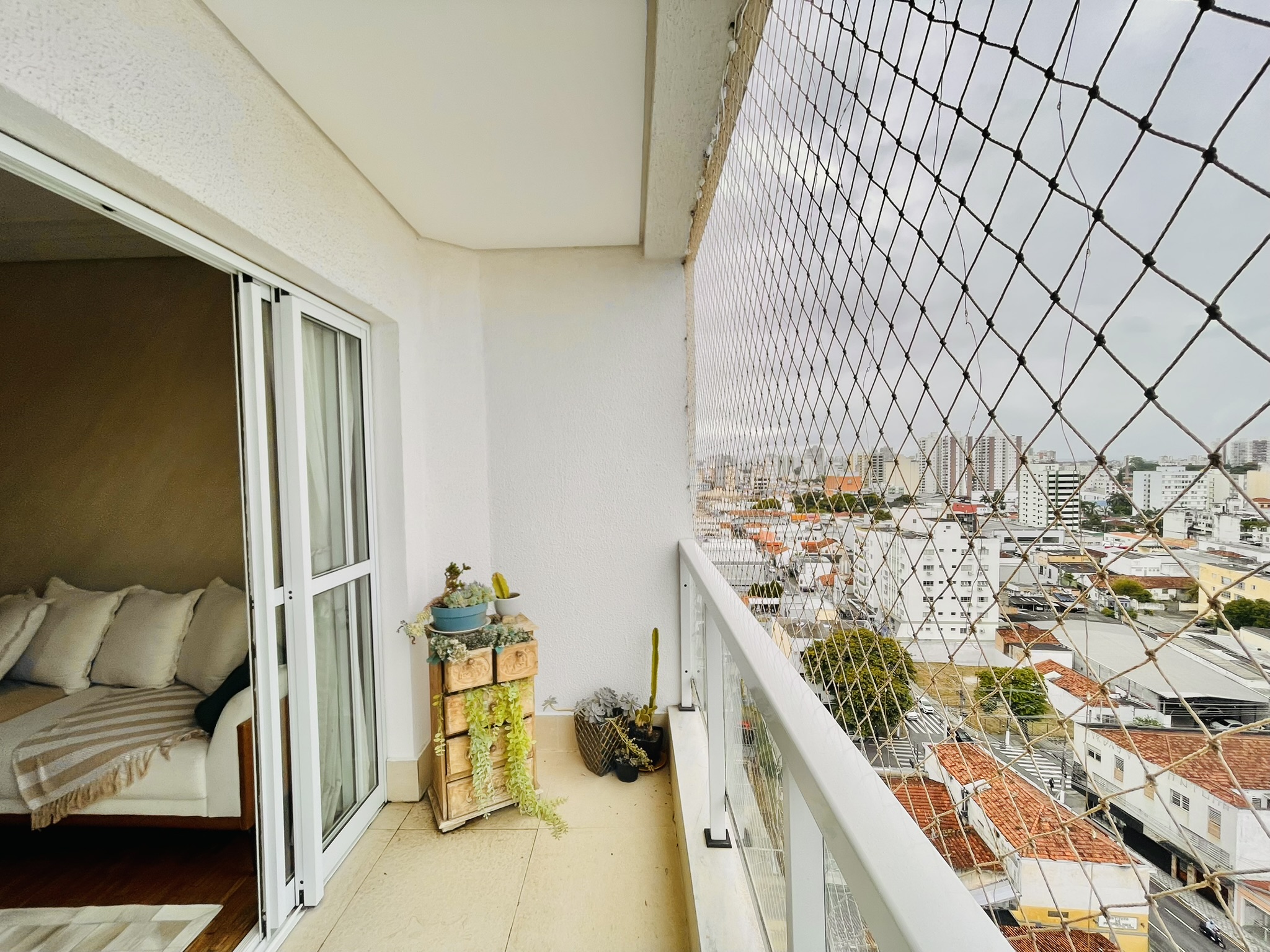 Cobertura duplex com 3 suítes no Edifício Solar do Jatobá em Taubaté/SP. 