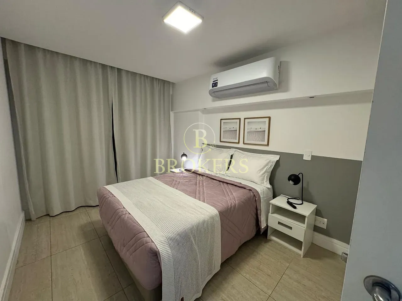 Apartamento a venda. Ipanema na quadra da praia! 2 quartos (1 suíte), varanda com vista mar, vaga,