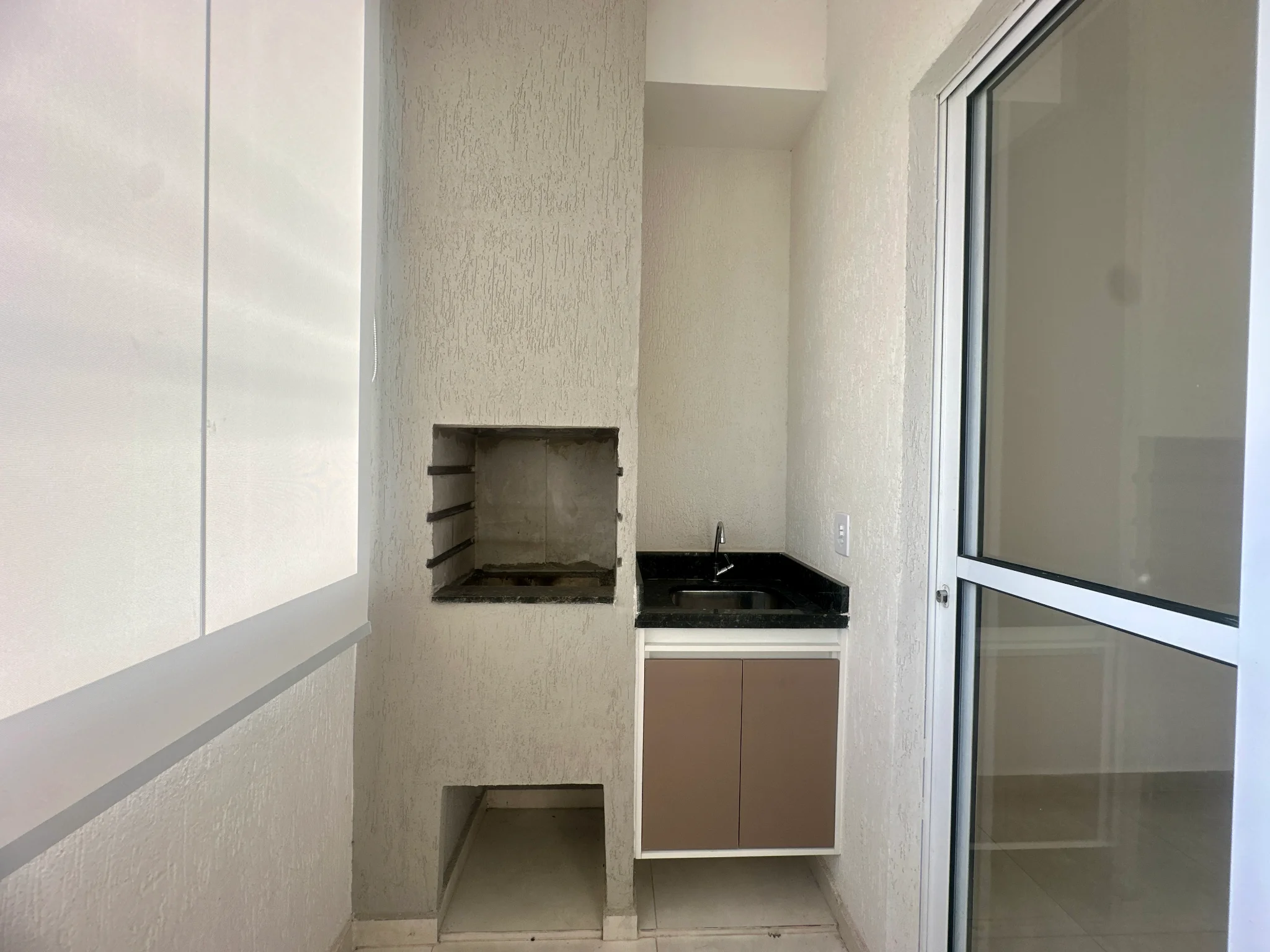Apartamento com 2 dormitórios, 66m² para locação no Condomínio Village São José em Taubaté/SP