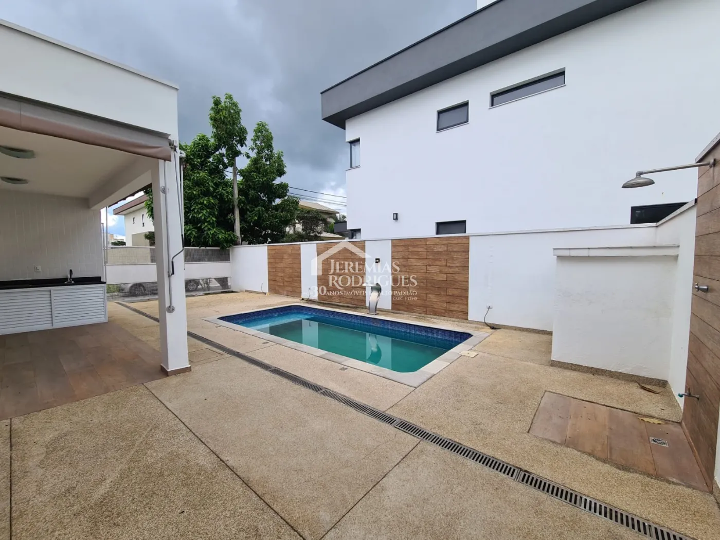 Casa com 3 dormitórios, 235 m² - Condomínio Campos do Conde I - Tremembé/SP.