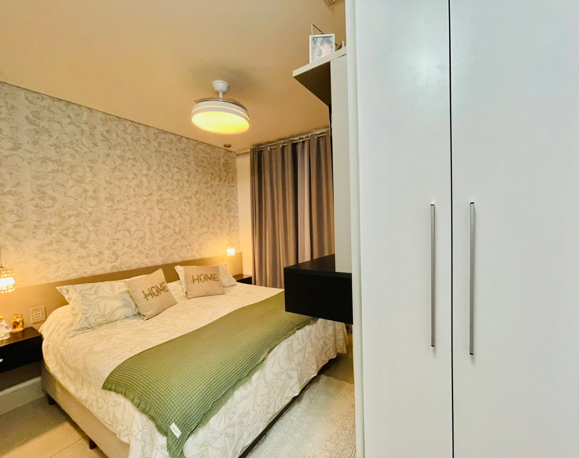 Apartamento à venda com 3 suítes no Condomínio Renaissance em Taubaté/SP. 