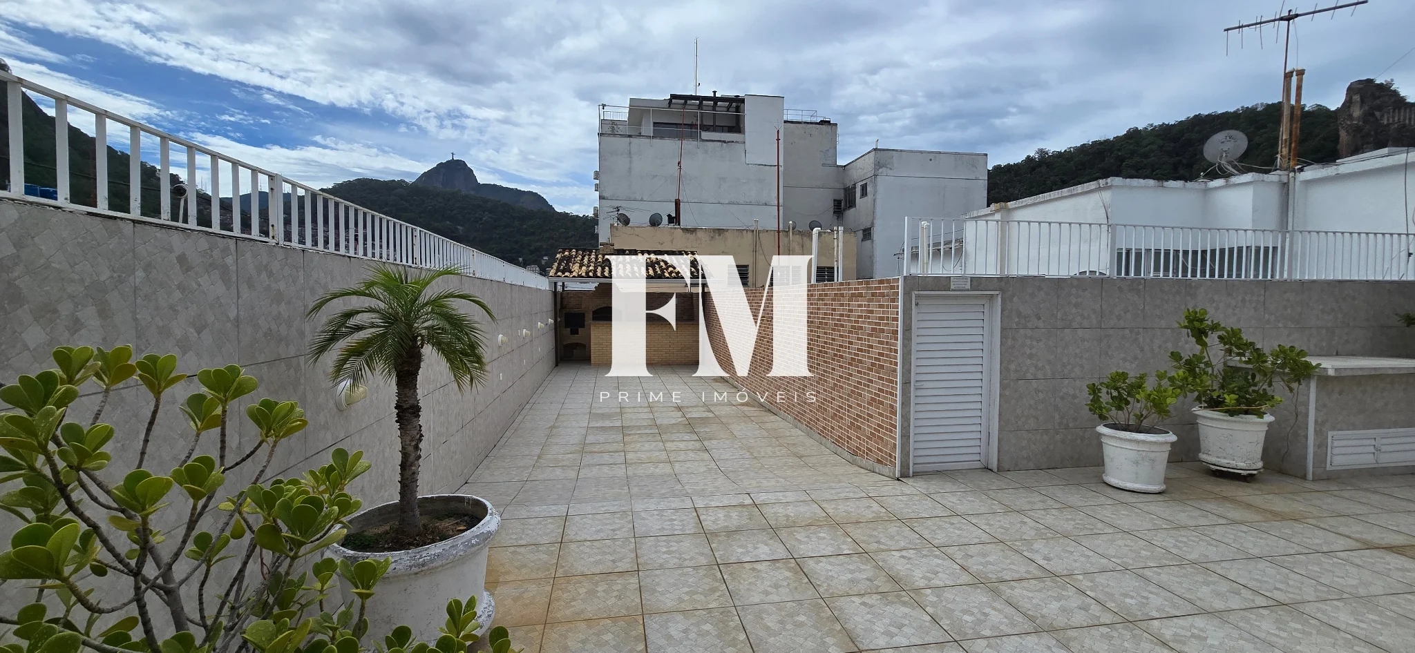 OPORTUNIDADE! Apartamento espetacular, todo  modernizado à venda na Rua Figueiredo Magalhães, Copacabana. - foto 49