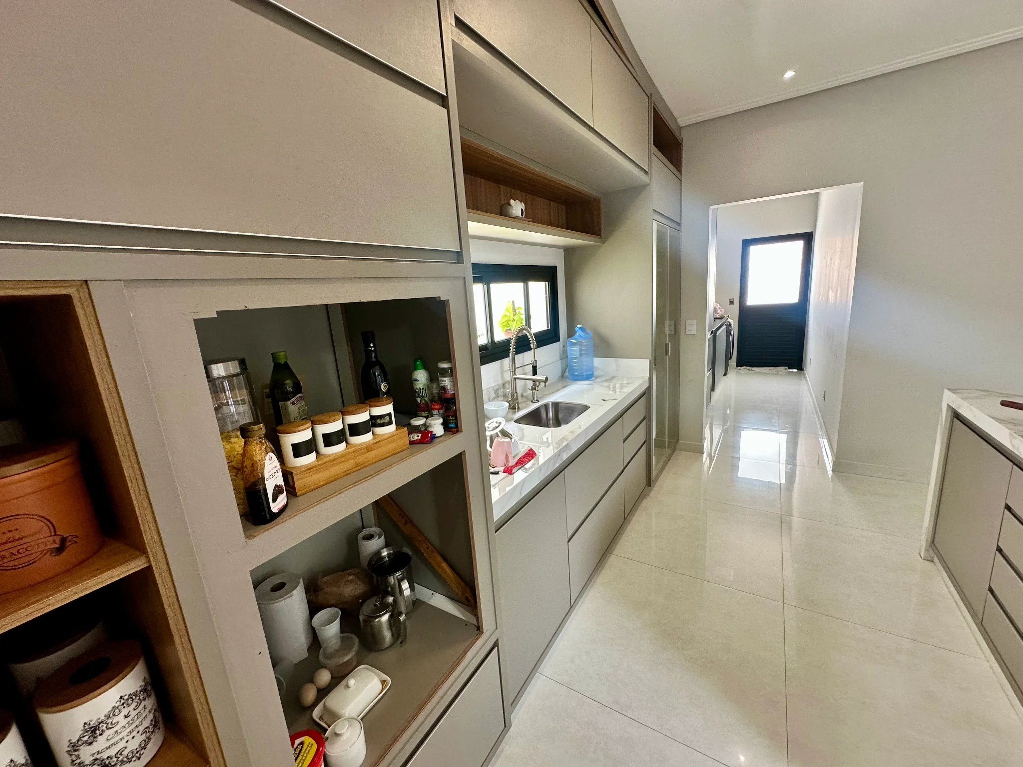 Casa para locação no Condomínio Reserva dos Lagos em Pindamonhangaba/SP.