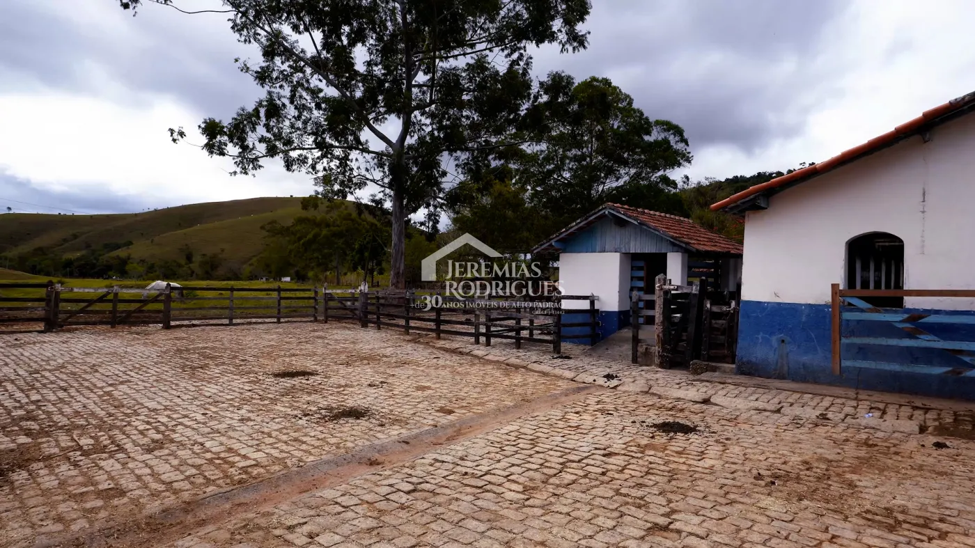 Fazenda à venda com 2.544 hectares em Santa Branca/SP.