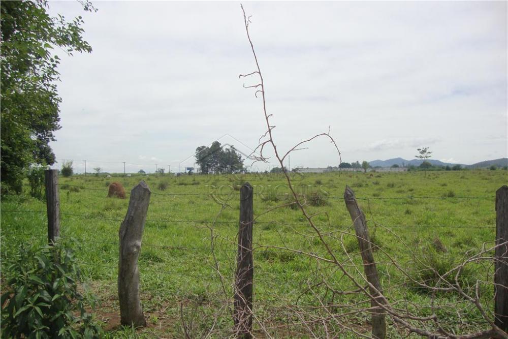 Área rural à venda com 123.247 m² no bairro Jardim Regina em Pindamonhangaba/SP.