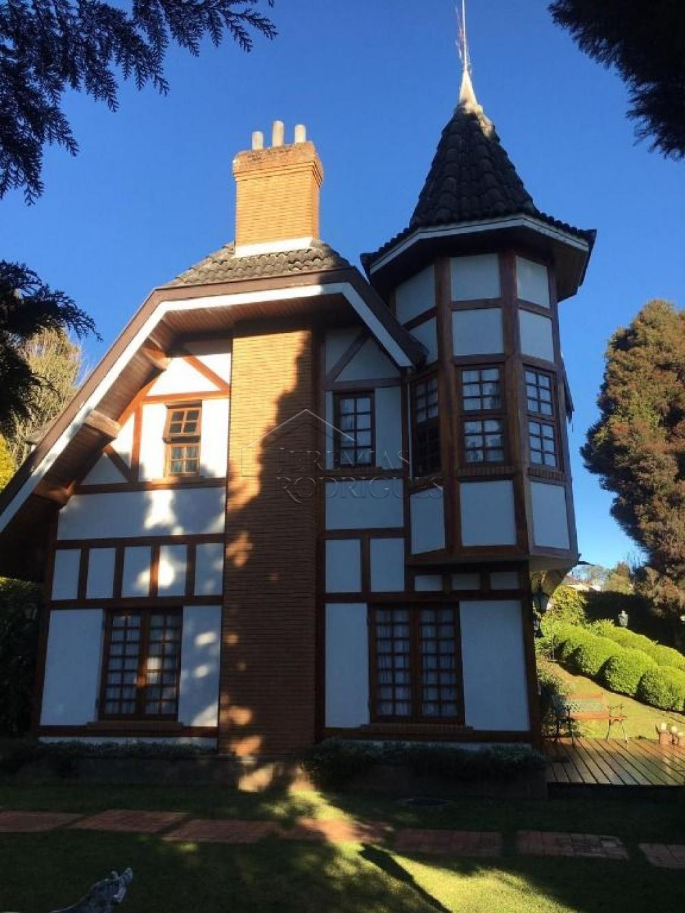 Casa à venda com 6 dormitórios no Alto Do Capivari em Campos do Jordão/SP.