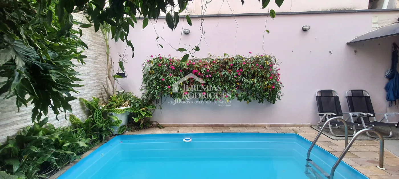 Casa para locação com 5 dormitórios no Centro em Taubaté/SP.