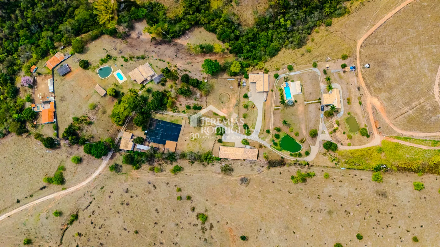 Sítio à venda em Caçapava/SP.